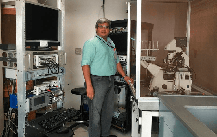 Balaji Krishnan 博士，助理教授使用 Axon 膜片钳系统