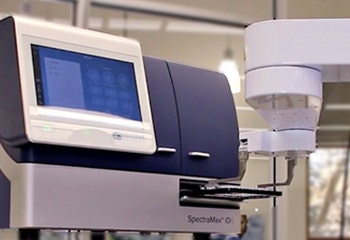 适用于高通量 ELISA 工作流程的实验室自动化